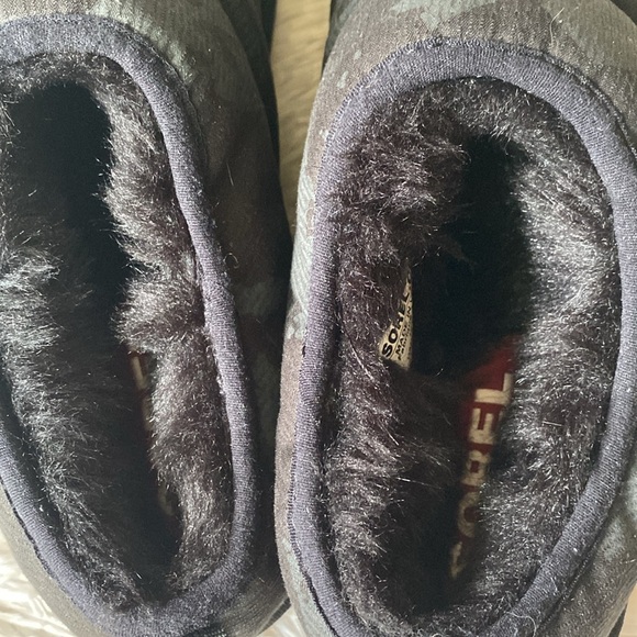 New women’s Sz 7 Camo GREY faux fur comfortable cozy slippers by Sorel - Picture 9 of 10
